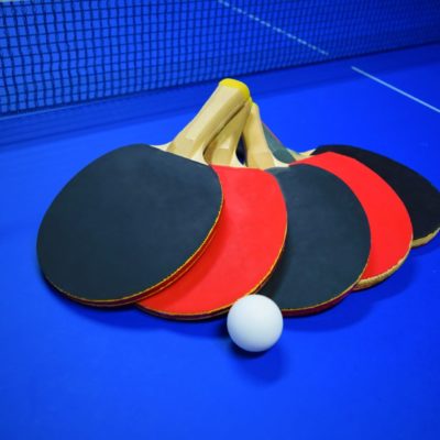 5つのラケットとボール